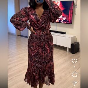 NWT— Bloggers Favorite MNGO Ruffled paisley-print dress